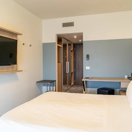 Desiree - Garda Collection Hotel