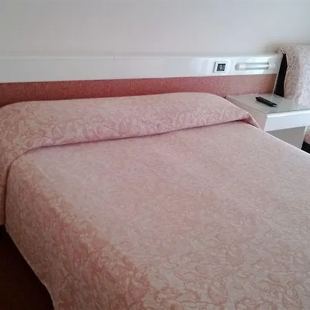 Desiree - Garda Collection Hotel