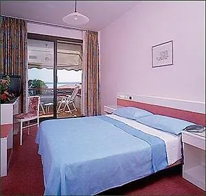 Desiree By Double Hospitality 3*