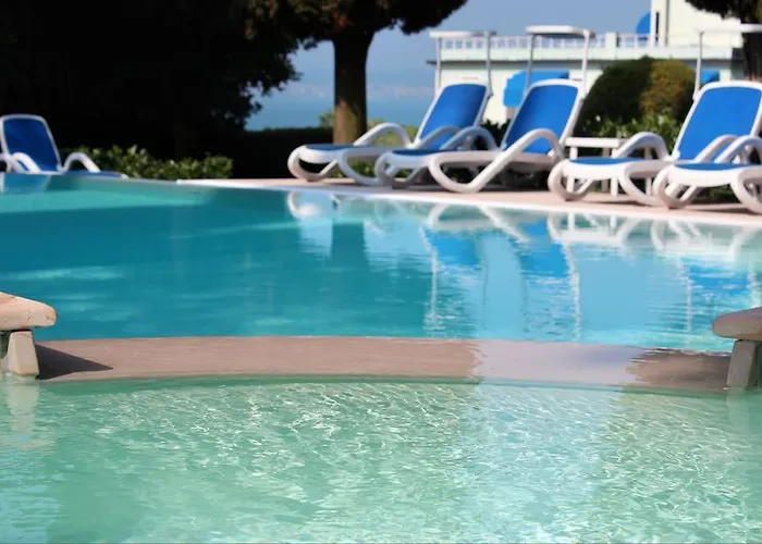 Hotel Desiree By Double Hospitality 3*