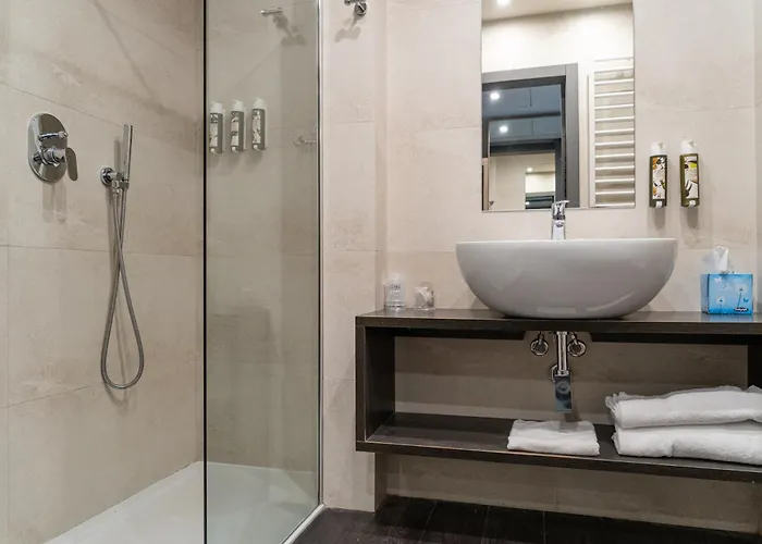 Hotel Desiree By Double Hospitality