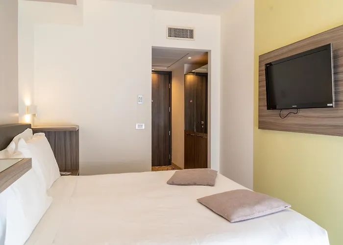 Hotel Desiree By Double Hospitality 3*