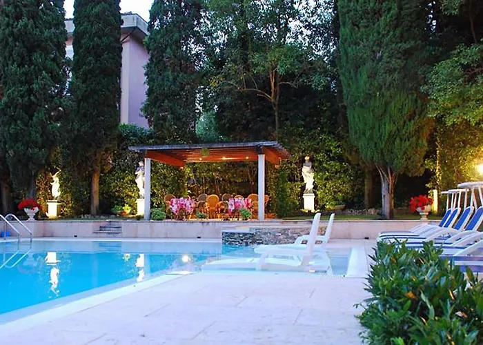 Hotel Desiree By Double Hospitality