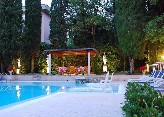 Hotel Desiree By Double Hospitality 3*