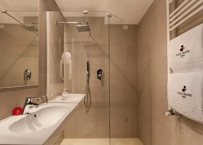 Hotel Desiree By Double Hospitality
